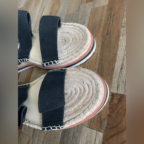 VINCE CAMUTO KOLINDIA2 - Picture 7 of 8